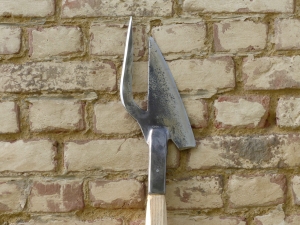 Outils de guerre. - 