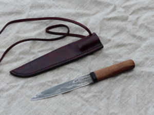 Couteau Haut Moyen-âge en damas. - 